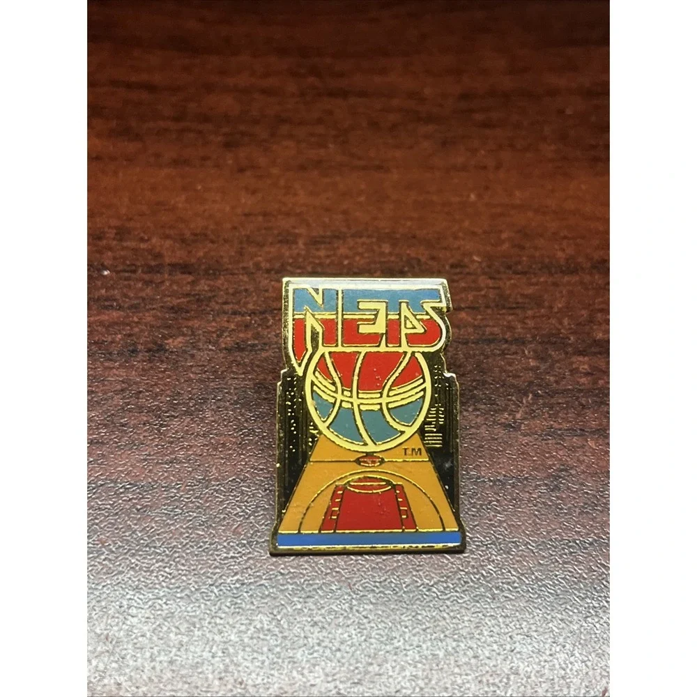 Brooklyn Nets NBA Basketball Lapel Hat Pin‎